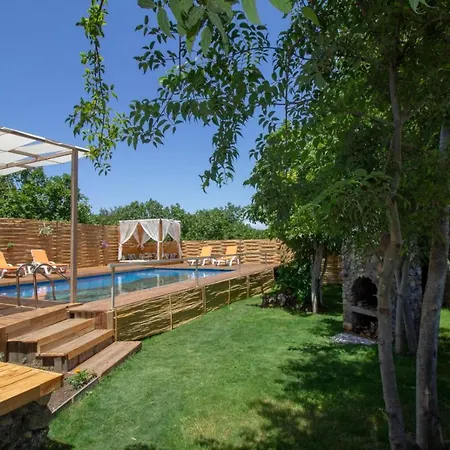 Relish Villalari Villa *